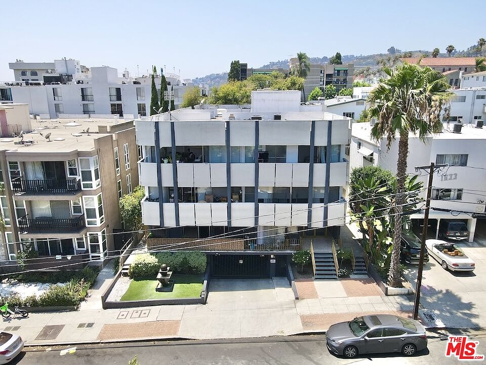 1st image of 1627 N Poinsettia Pl
