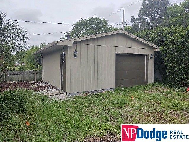 2nd image of 560 Sunset Dr