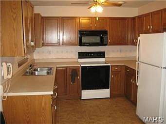 3rd image of 2120 Martina Dr
