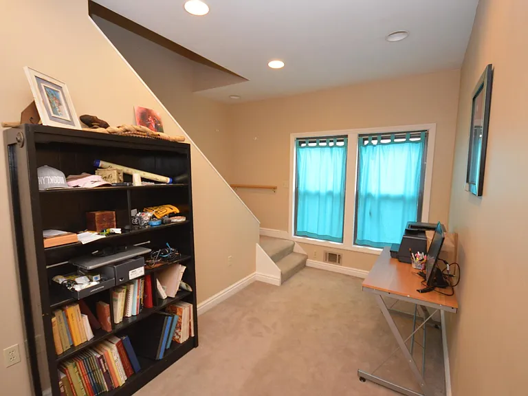 717 Copeland St — Photo 18