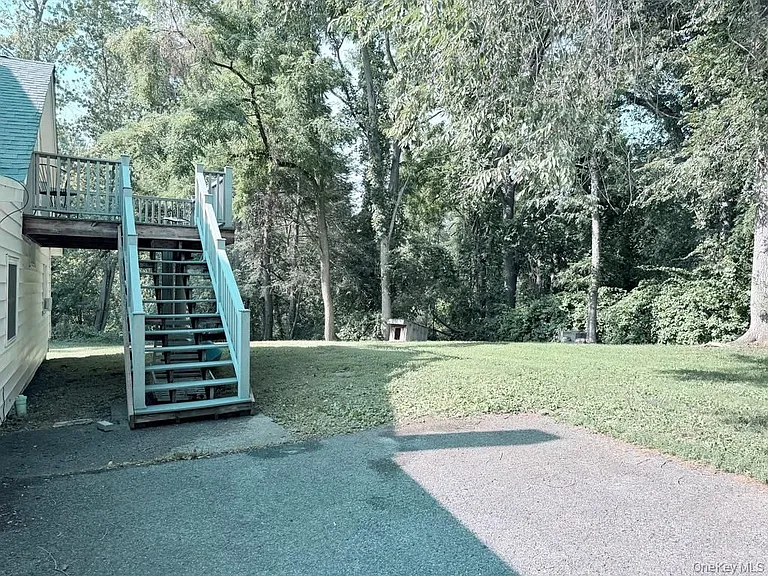 12 Lake Dr — Photo 20