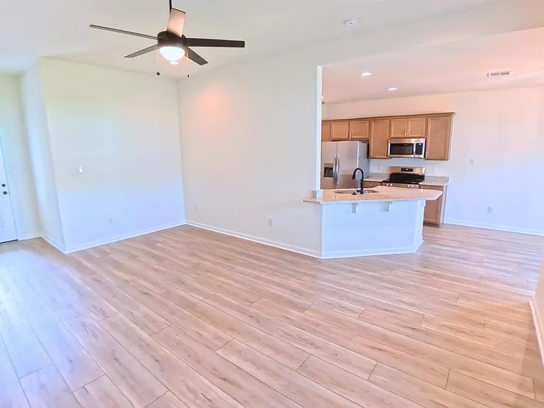 25699 Raines Ave — Photo 4
