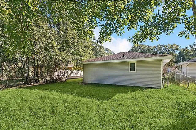 447 Magnolia St — Photo 20