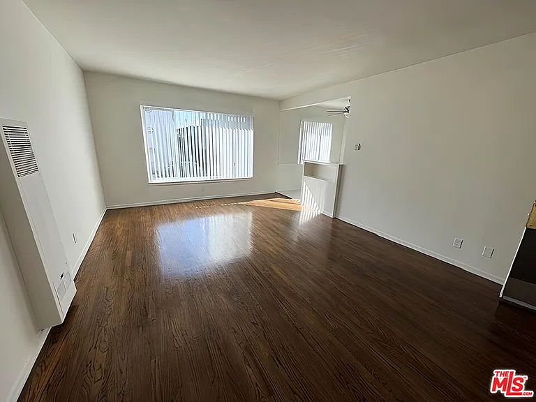 228 S Mariposa Ave #2 — Photo 12
