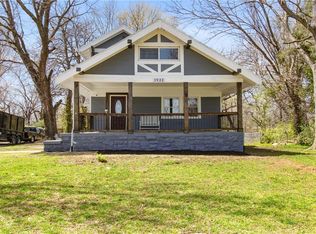 1932 Praun Ln, Kansas City, KS 66102