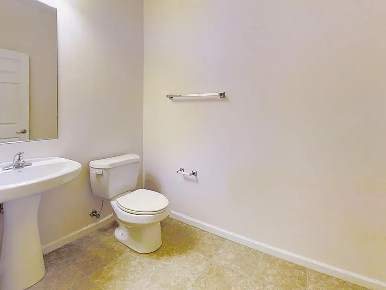 Windsor West | Specials Available — Photo 47