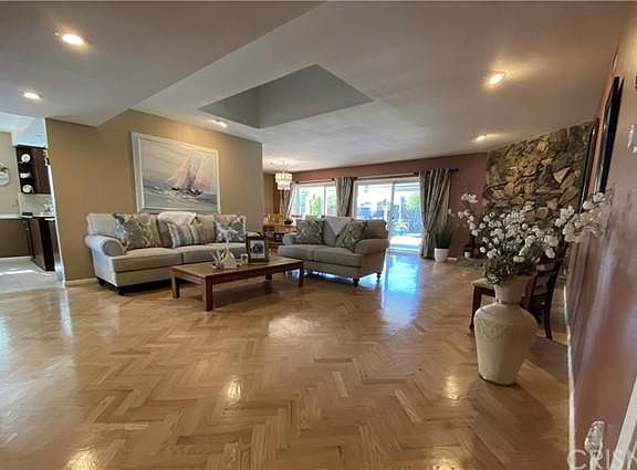 5th image of 15845 Liggett St