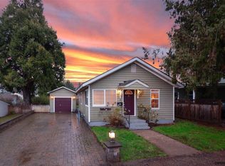 881 SW Birch St, Dallas, OR 97338