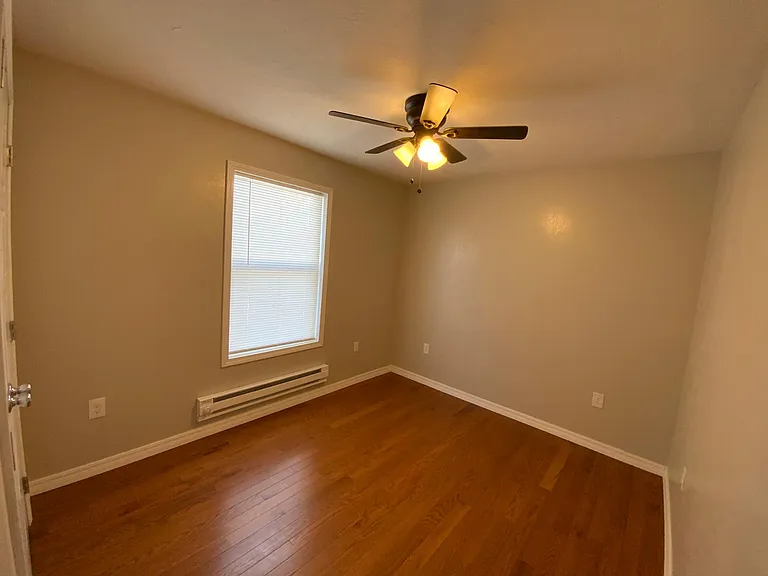 504 S Ave E — Photo 18
