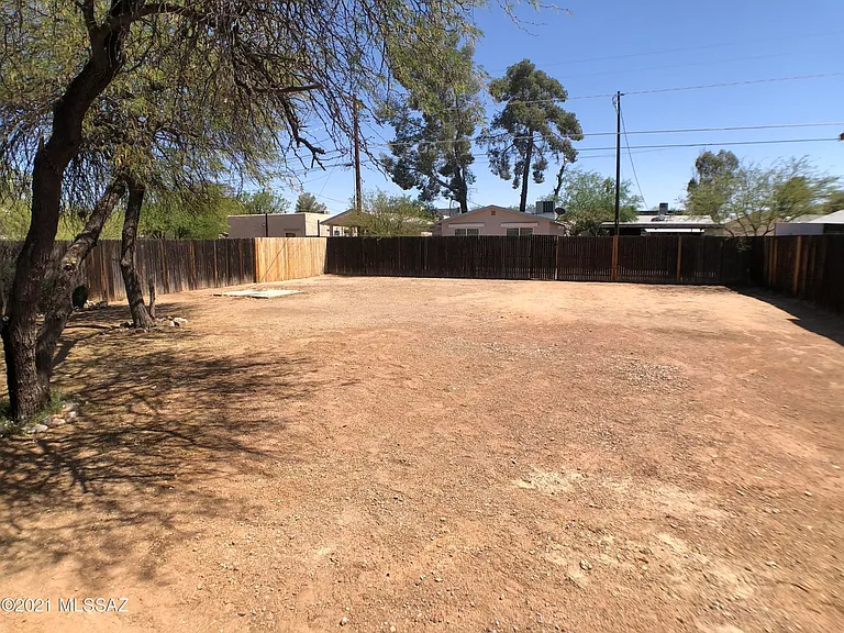 1440 E Edison St — Photo 16