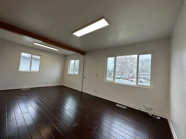 390 E Scott Ave — Photo 8