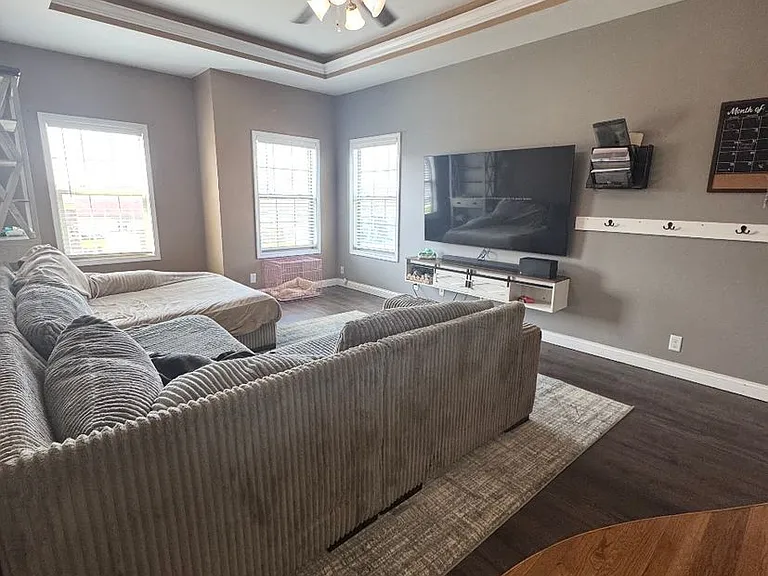 1715 W Crocus Dr — Photo 4