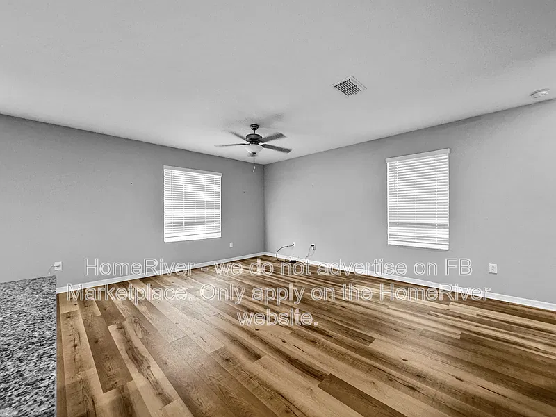 4 bed, 2.5 bath, 1914 sqft, $2,495 — Photo 4