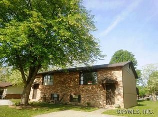 408 Red Bud Ln, Troy, IL