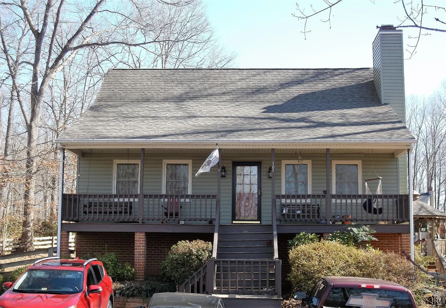 105 Capital Ln photo 1