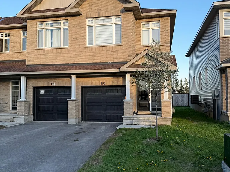 196 Hooper St — Photo 2