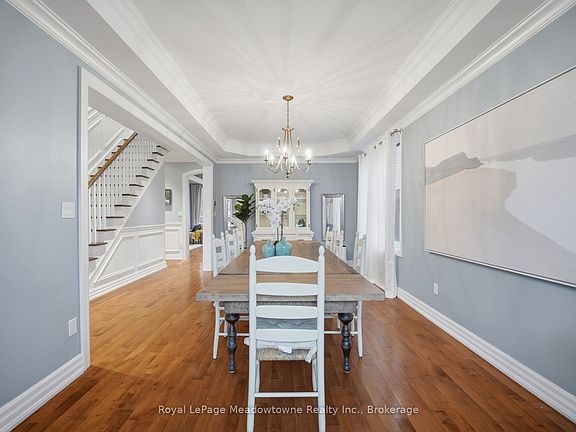 4th image of 954 Lancaster Blvd