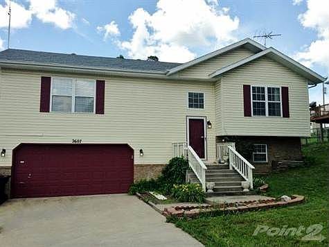 Split Level - 1,866SF