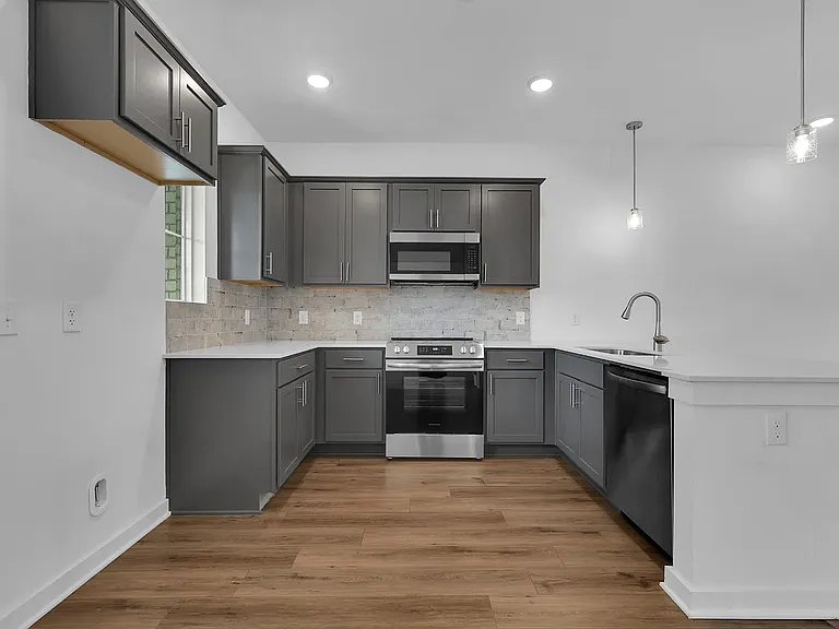 1125 Elliott Williams Pvt Way — Photo 2