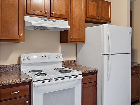 4th image of 2834 Walker Ave