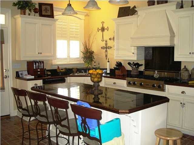 2nd image of 219 Cresthill Dr