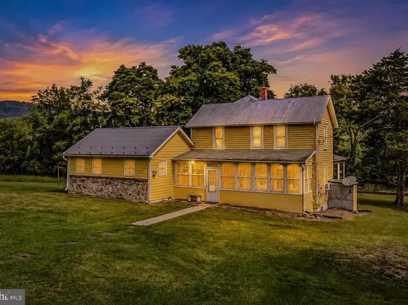 778 Woodmont Rd, Great Cacapon, WV 25422