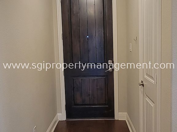 2nd image of 709 Lowveld Dr