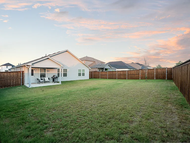 1204 Nuevo Rancho Ln — Photo 3