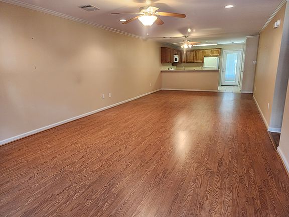 4th image of 553 Versailles Blvd APT C