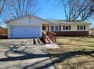 1518 S Saint Marys Ave, Springfield, MO 65804