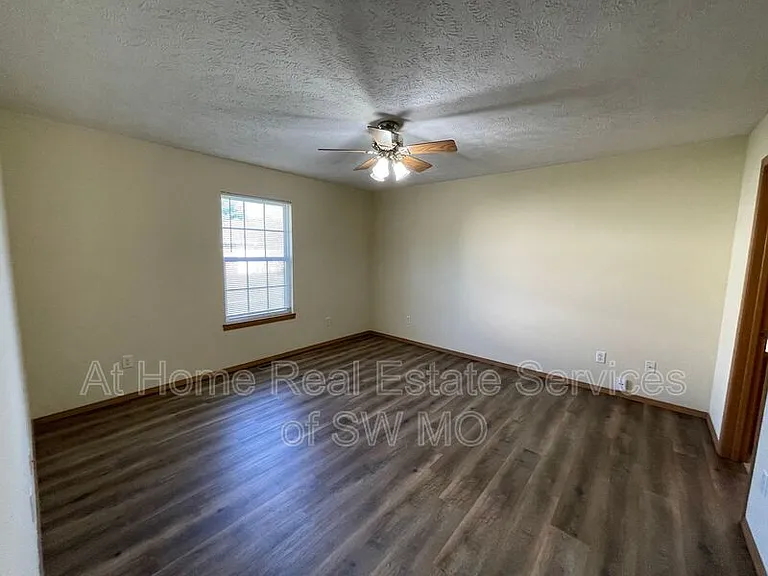 4351 S Farm Road 125 — Photo 9