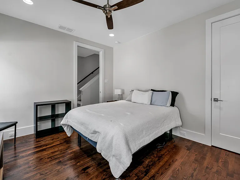 1427 Hubert St — Photo 23