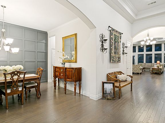 5th image of 1024 Myers Park Trl