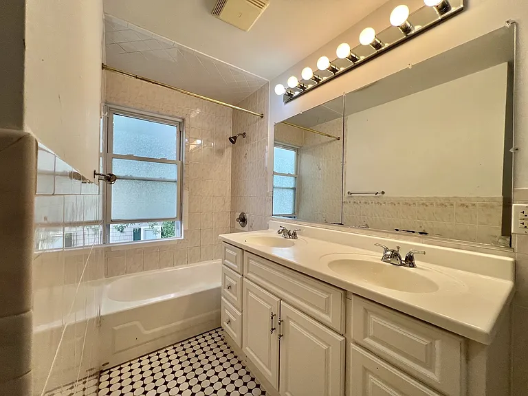 1618 Richardson St #16 — Photo 10