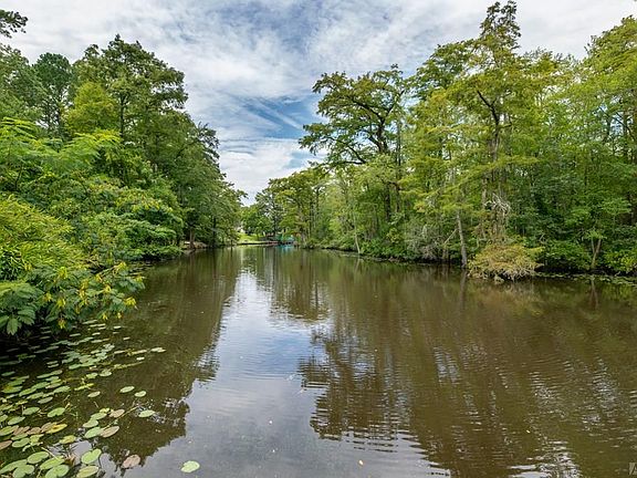 2nd image of 213 Creek Trl