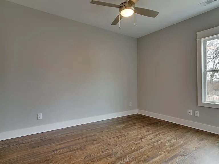 942B Strouse Ave #B — Photo 22
