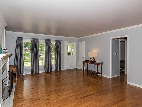 2nd image of 6386 N Parker Ave