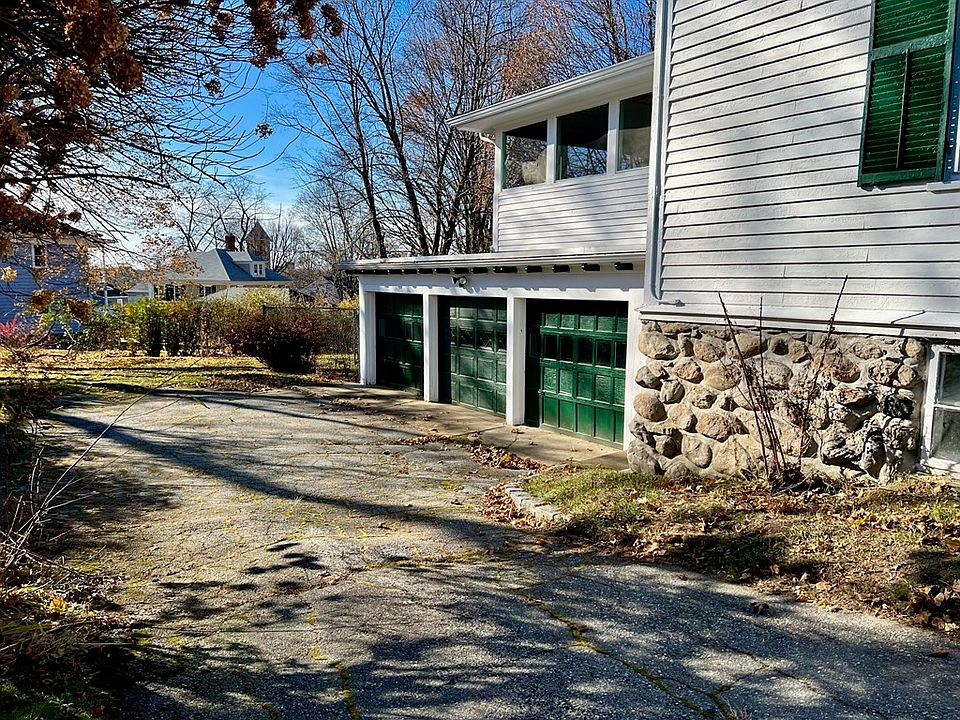 27 Lakeview Ave, Haverhill, MA 01830 Zillow