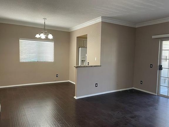 Living room / Dining room