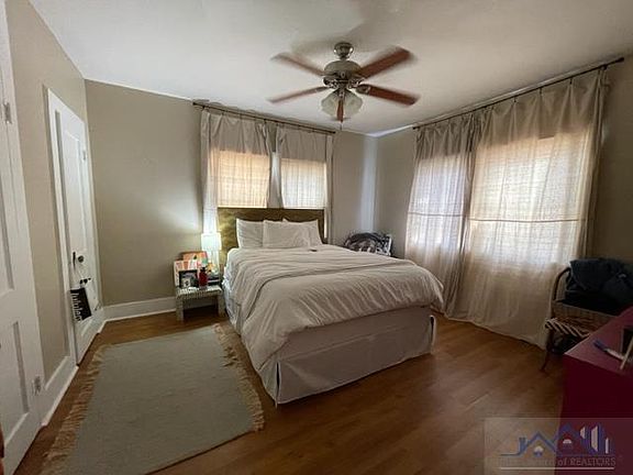 5th image of 602 & 604 Green St