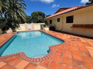 5550 SW 87th Ave, Miami, FL 33165