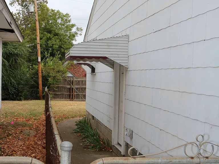 2833 E 1st Pl — Photo 16