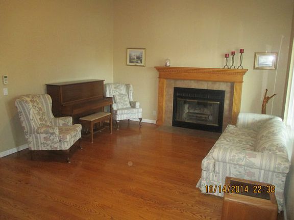 3rd image of 12 Parker Dr