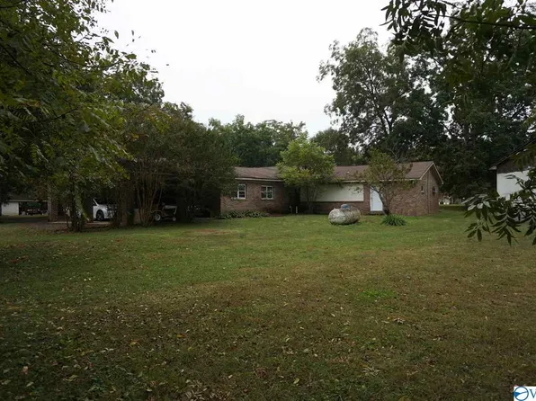 347 Hills Chapel Rd, Hazel Green, AL 35750