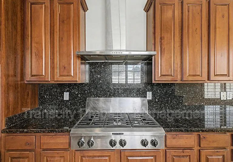 111 W Missouri Ave #B — Photo 8