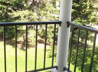 4055 Lancaster Ln N APT 4, Plymouth, MN 55441