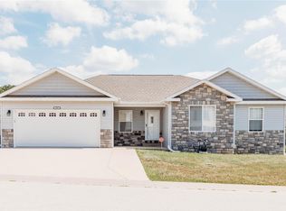 107 Creek View Dr, Saint Robert, MO 65584