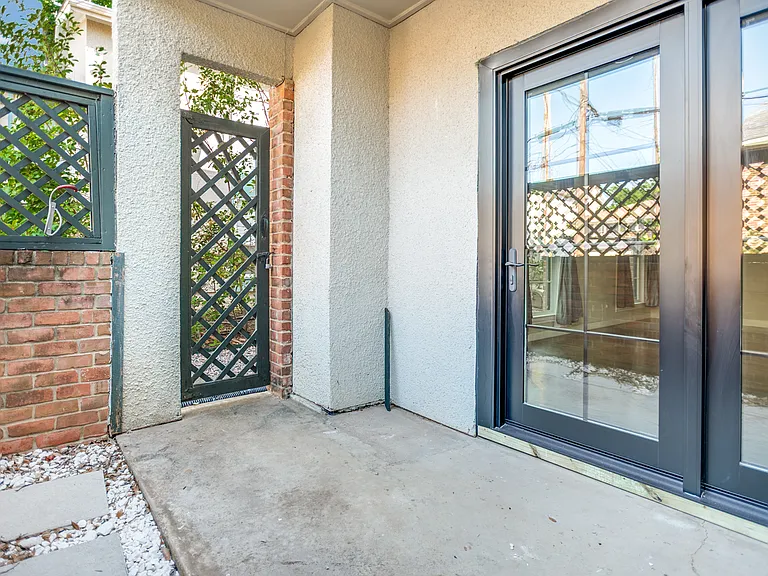 3905 Gilbert Ave #A — Photo 12