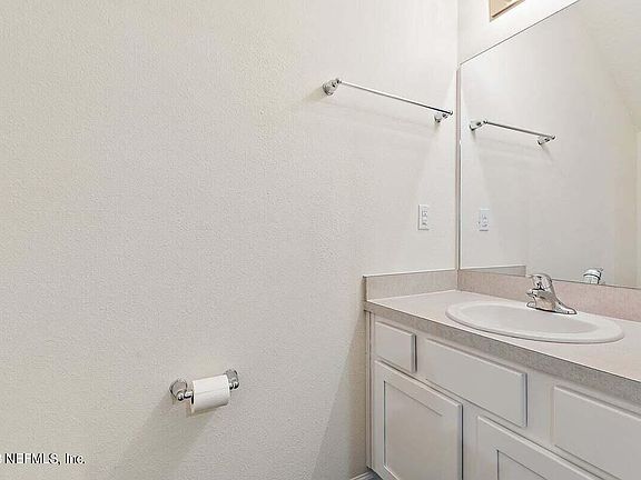 5th image of 333 Aralia Ln