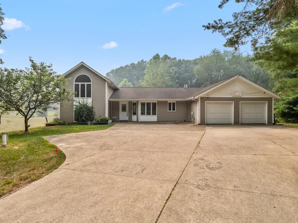 8270 Huff Rd, Bellevue, MI 49021